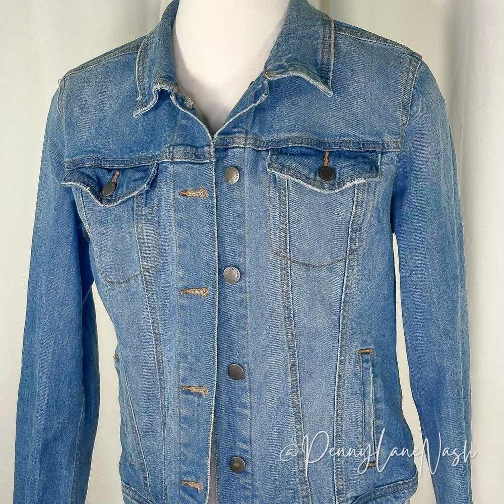 Universal Thread Women's Freeborn Denim Trucker Jacket Blue - Picture 8 of 14